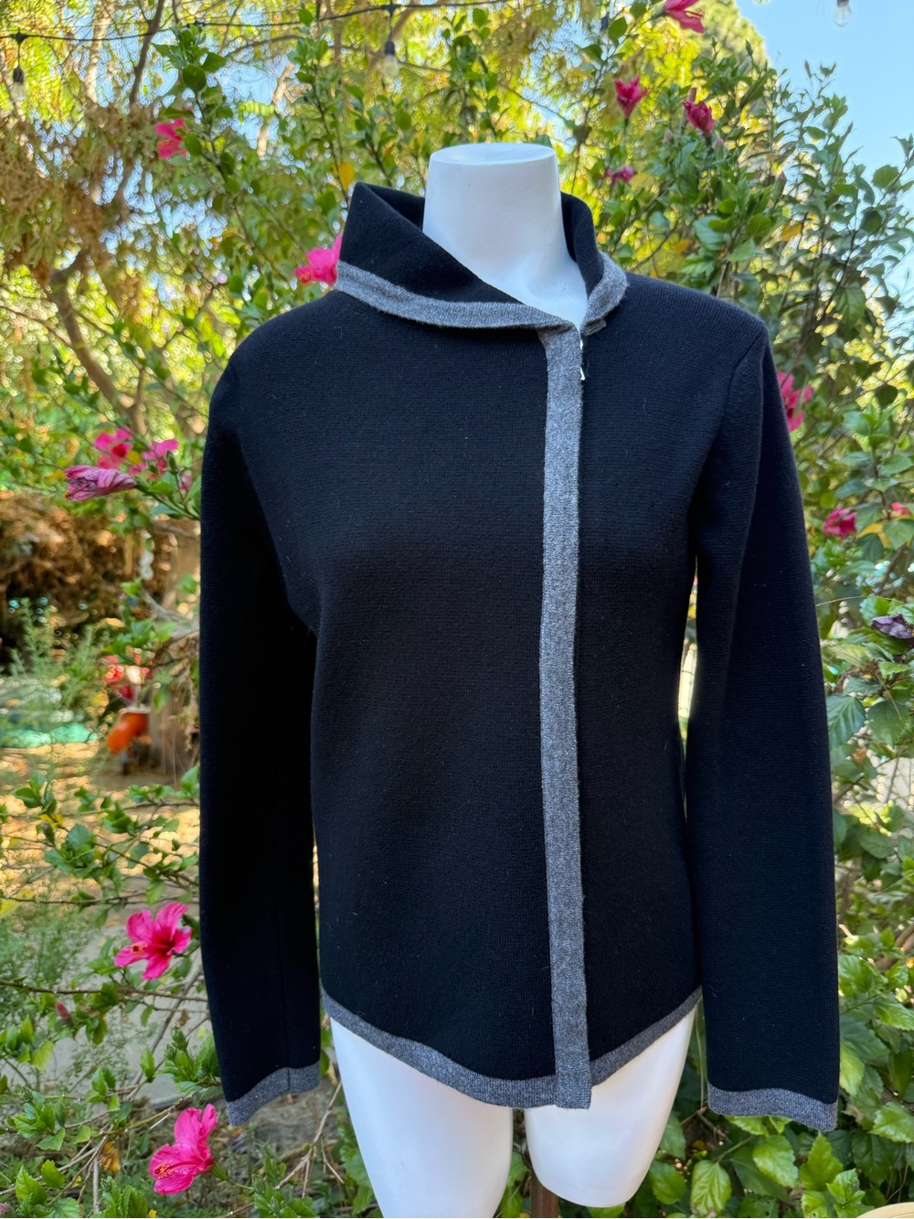 Women’s Black 100% cashmere Sweater with Gray Trim